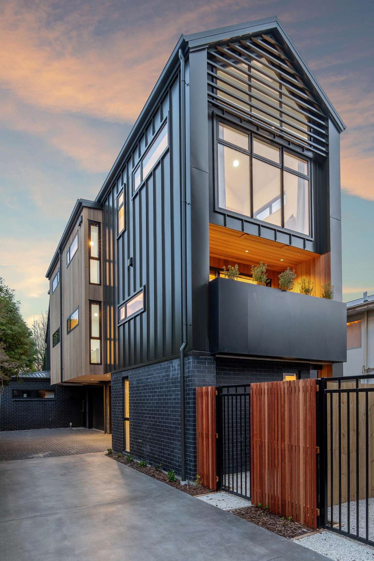 Architectural townhouse build